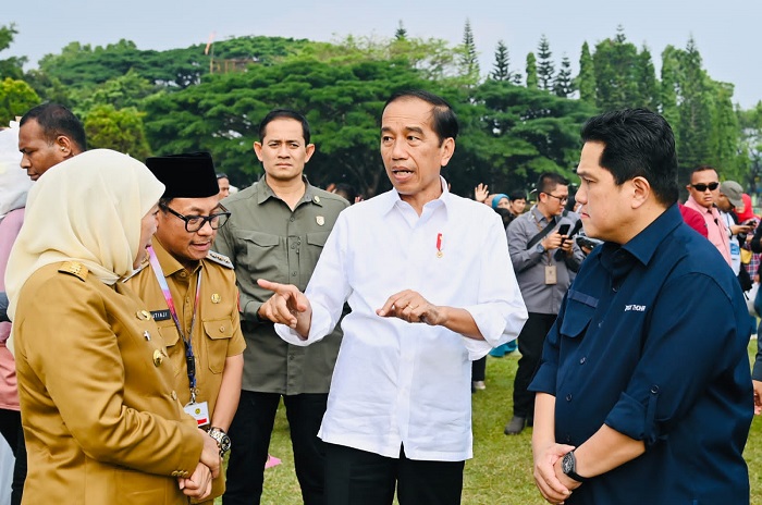 Menteri BUMN, Erick Thohir Mendampingi Presiden Joko Widodo. (Dok. BUMN)
