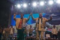 Budiman Sudjatmiko bersama Prabowo mendeklarasikan Kelompok Relawan Prabowo-Budiman Bersatu (Prabu) di Semarang. (Dok. Tim Media Prabowo)
