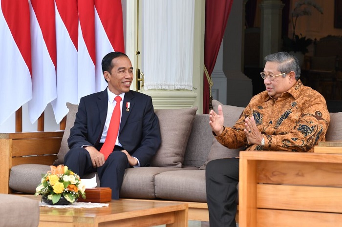 Presiden Joko Widodo dengan Presiden Ke-6 Susilo Bambang Yudhoyono (SBY). (Dok. Demokrat.or.id)
