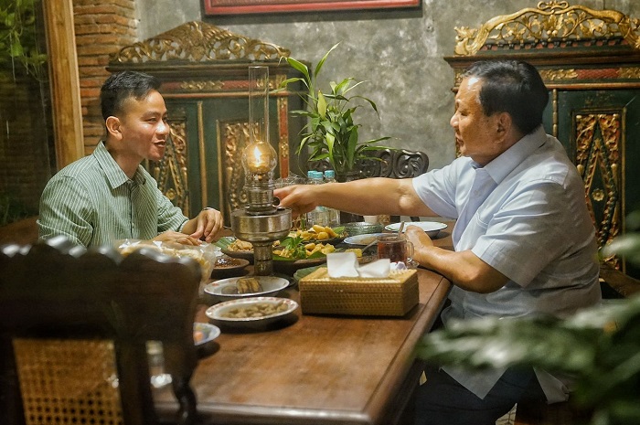 Ketua Umum Partai Gerindra Prabowo Subianto bersama Wali Kota Surakarta Gibran Rakabuming. (Dok. Tim Media Prabowo Subianto)