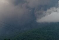 Peningkatan jumlah pengungsi seiring adanya peningkatan aktivitas vulkanik Gunung Lewotobi Laki-laki yang berada di Kabupaten Flores Timur, Provinsi Nusa Tenggara Timur. (Dok. BNPB)