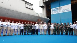 Menteri Pertahanan Prabowo Subianto saat melakukan inspeksi terkait modernisasi kapal di PT PAL Indonesia, Surabaya. (Dok. Tim Media Prabowo Subianto)

